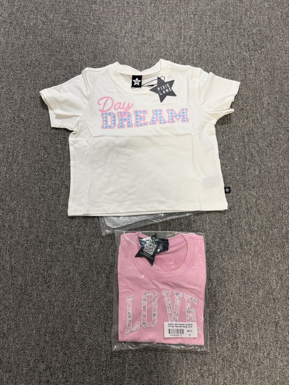 Pixie Lane "Day Dream" White Graphic Tee and love graphic tee size 6